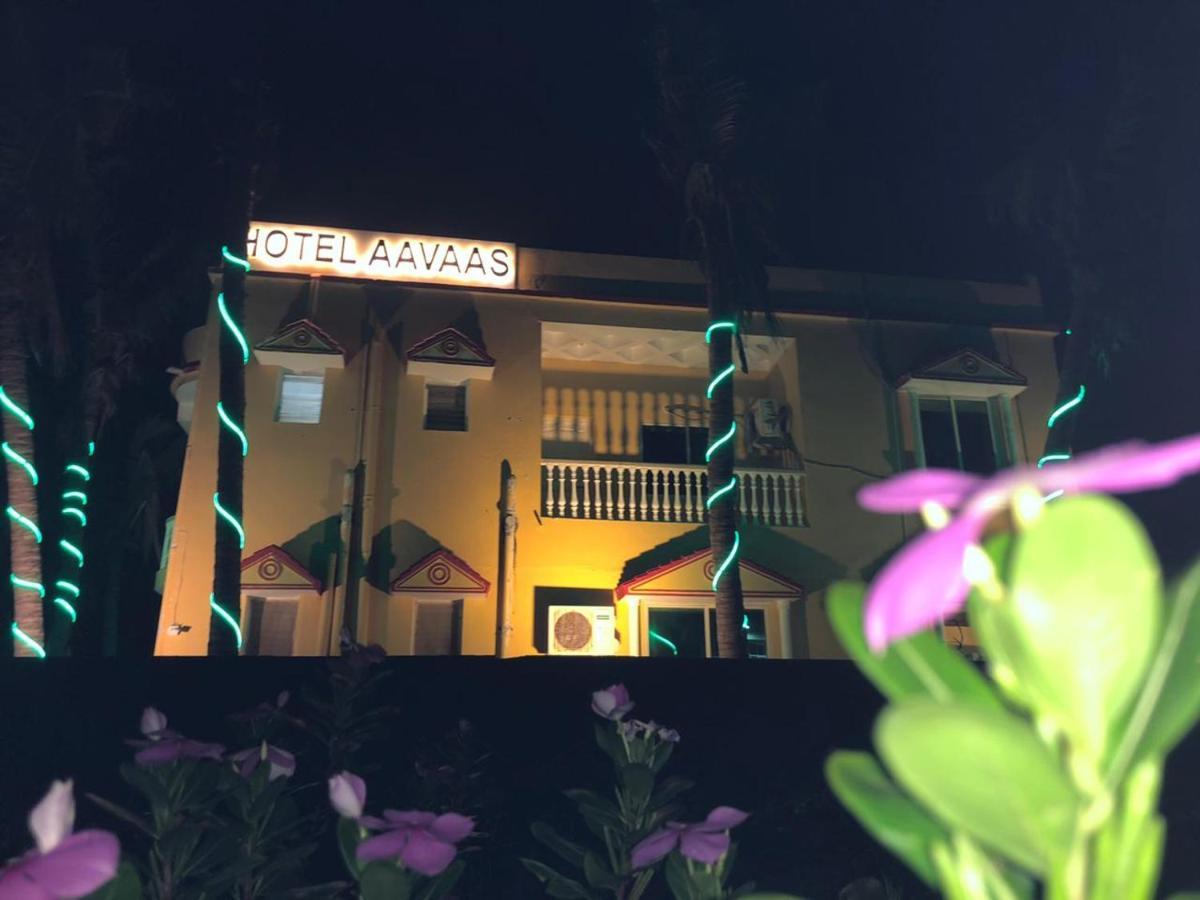 Hotel Aavaas Пури Екстериор снимка