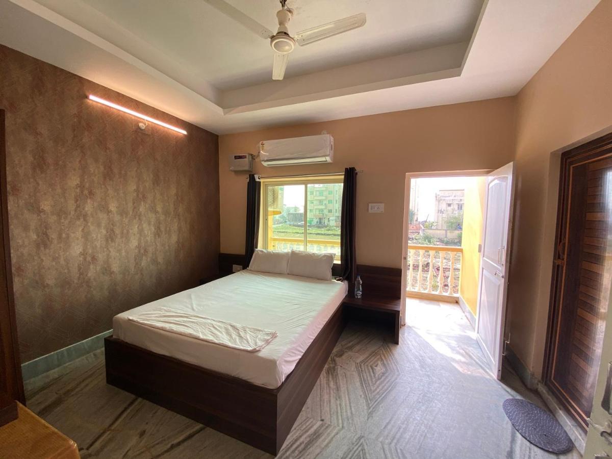 Hotel Aavaas Пури Екстериор снимка